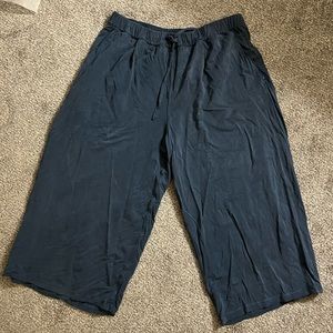 Lululemon Drawstring Wide Leg Capri Pants